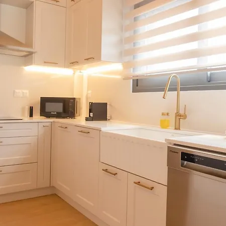 Anesis Luxury